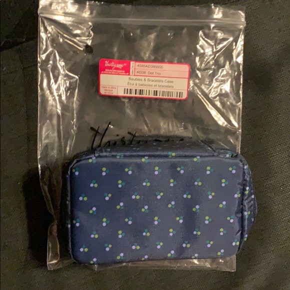 thirty-one Jewelry - 🧜‍♀️ 3 for $25 NWT Thirty-one Baubles & Bracelets